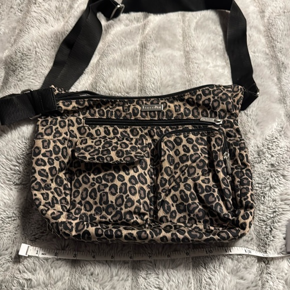 Leonard baggallini cross body bag - Picture 1 of 3